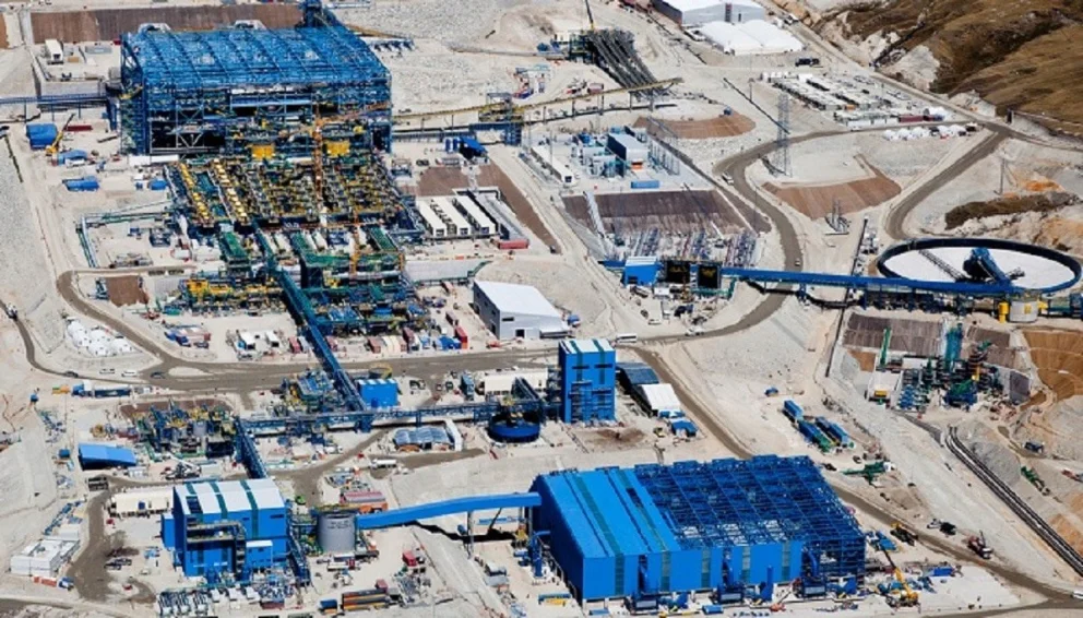 mmg-las-bambas-sigue-operando-parar-sigue-bloqueo