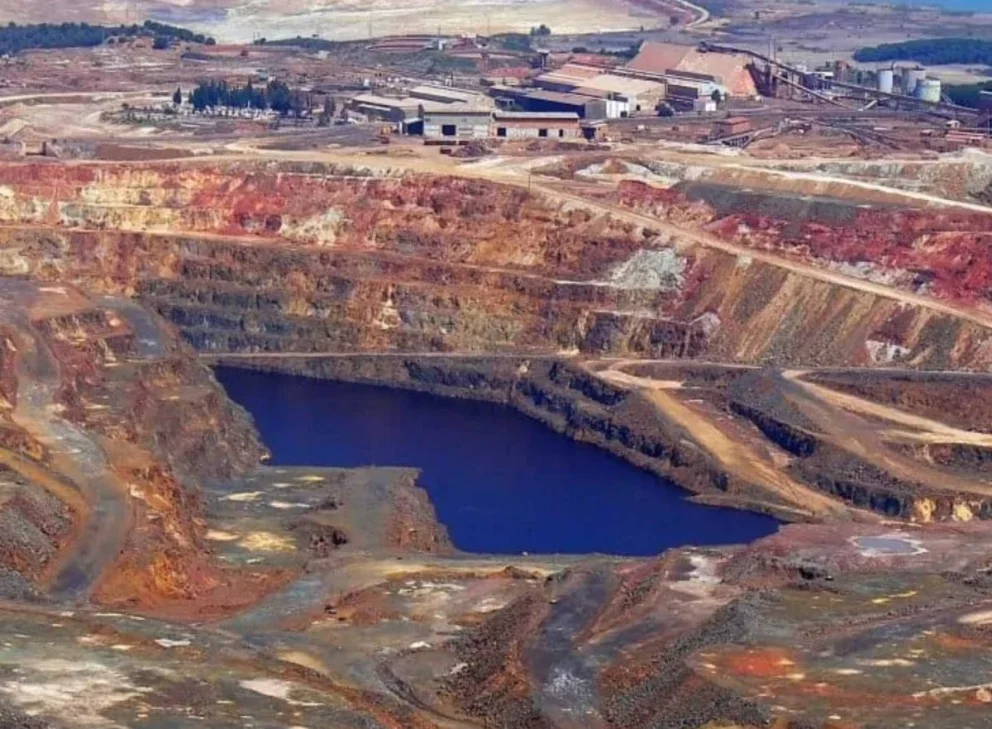 mina-cerro-colorado