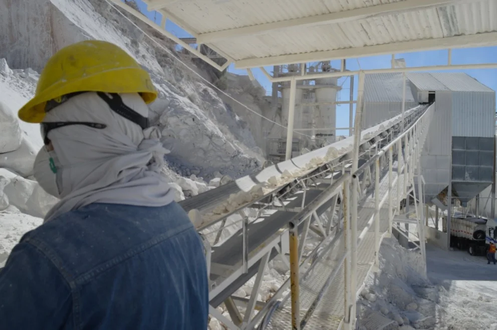 ae6c854dc127964a0089ecfb9c4f4fe3_XL