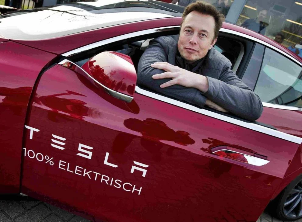 Elon-Musk-Tesla-3