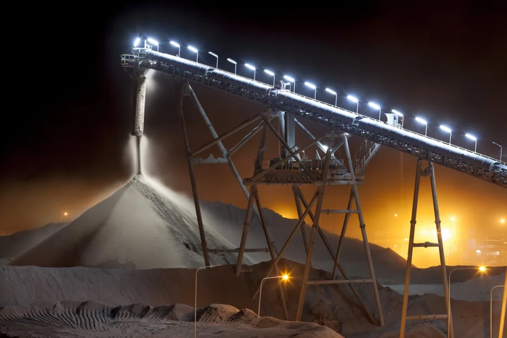 Crushed_ore_stock_pile