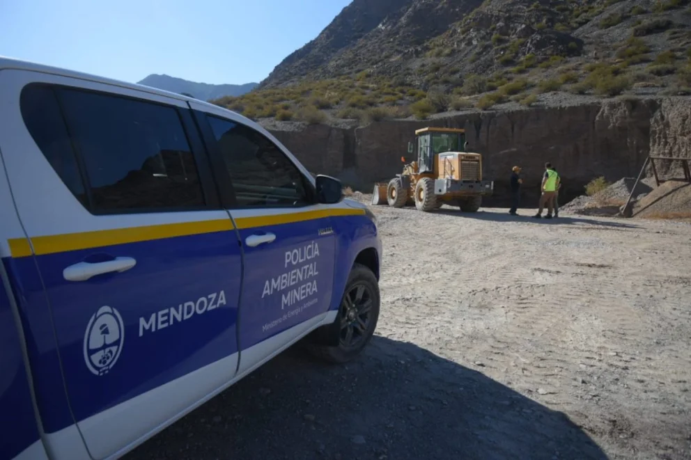Policía paraliza mina Uspallata