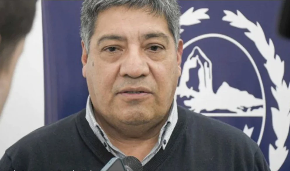 El secretario de Estado de Trabajo, Javier Aravena, es quien encabeza los operativos que buscan identificar a trabajadores de otras provincias. Advierten que lo mismo se viene para los proveedores