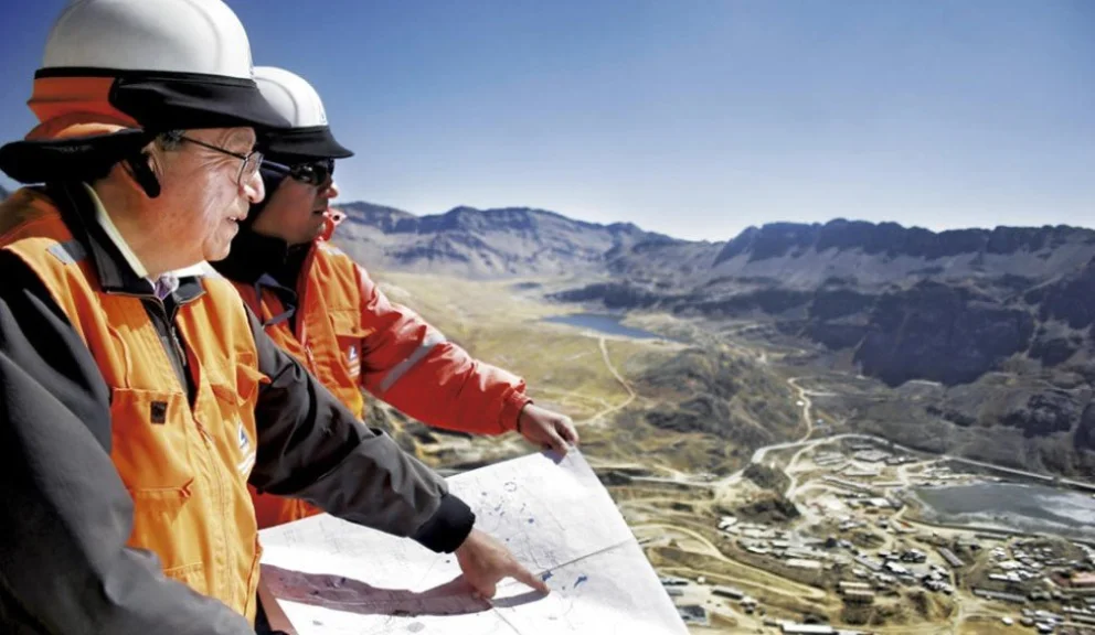La gestión de permisos regulatorios en minería implica no solo conocer la legislación de cada país. 