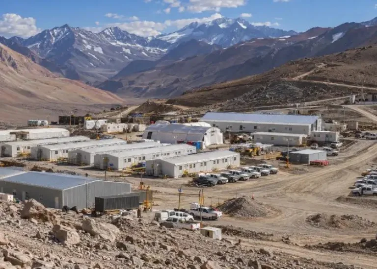 Instalaciones de Vicu&ntilde;a en la cordillera