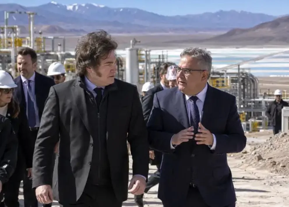 Imagen ilustrativa. Javier Milei y Raúl Jalil en una representación de la visita presidencial a Catamarca